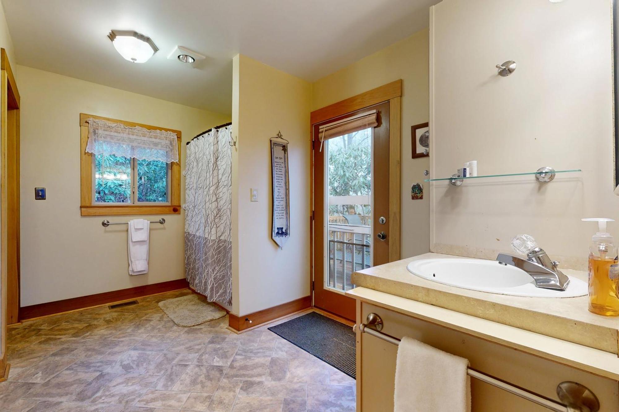 2 Bed 2 Bath Vacation Home In Whittier V מראה חיצוני תמונה